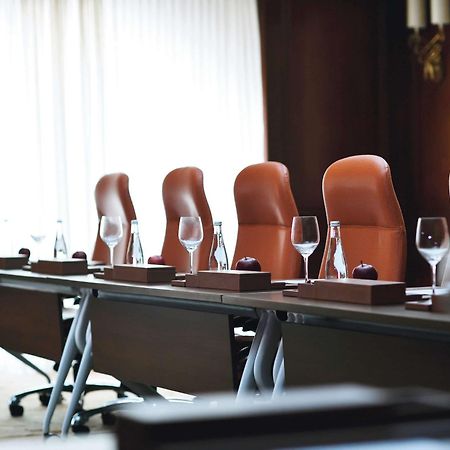 Moevenpick Hotel City Star Jeddah Exterior photo A boardroom