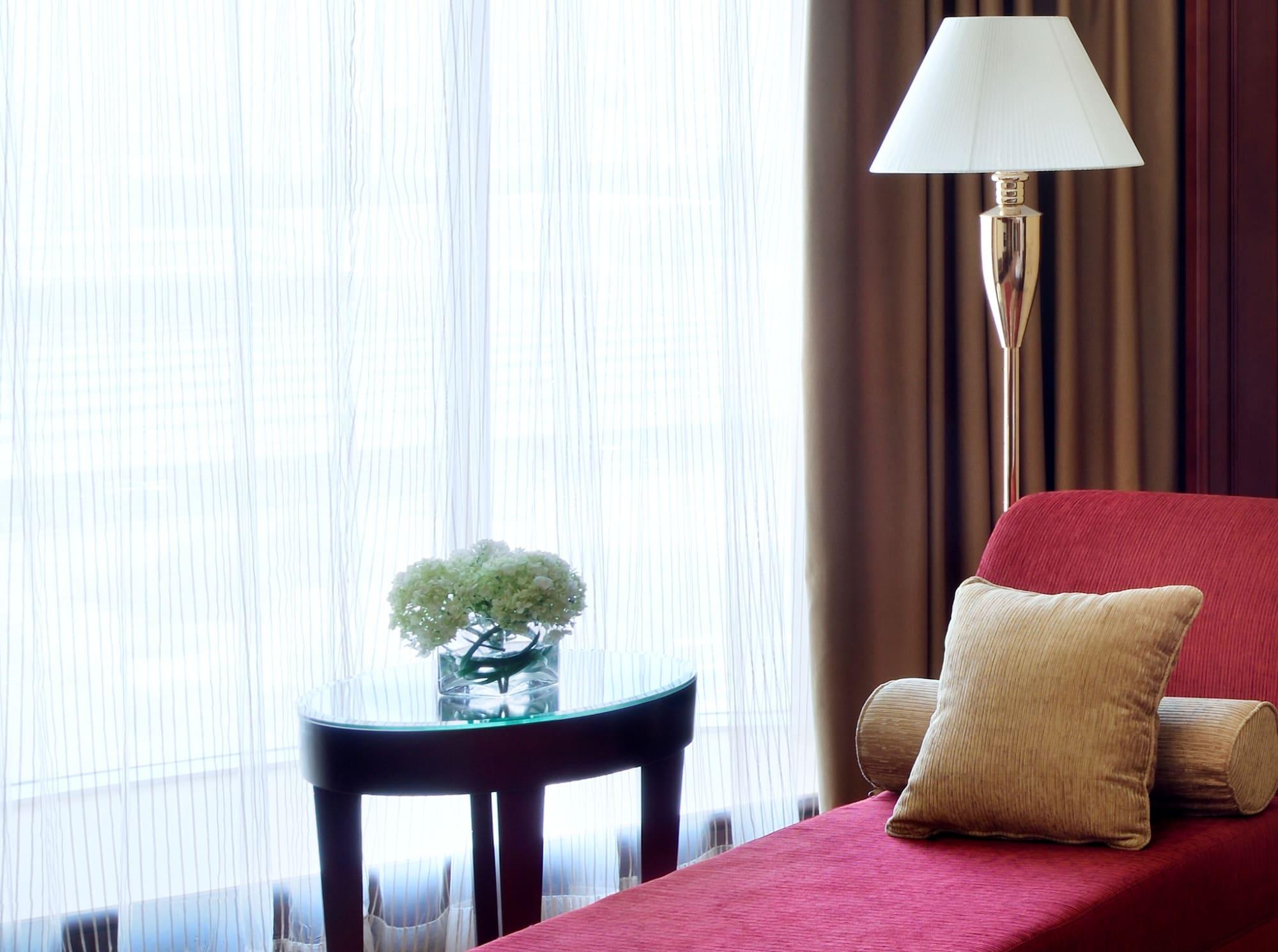 Moevenpick Hotel City Star Jeddah Exterior photo A floor lamp