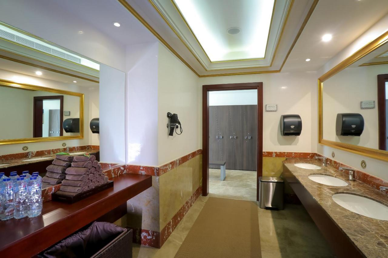 Moevenpick Hotel City Star Jeddah Exterior photo A public restroom in a hotel