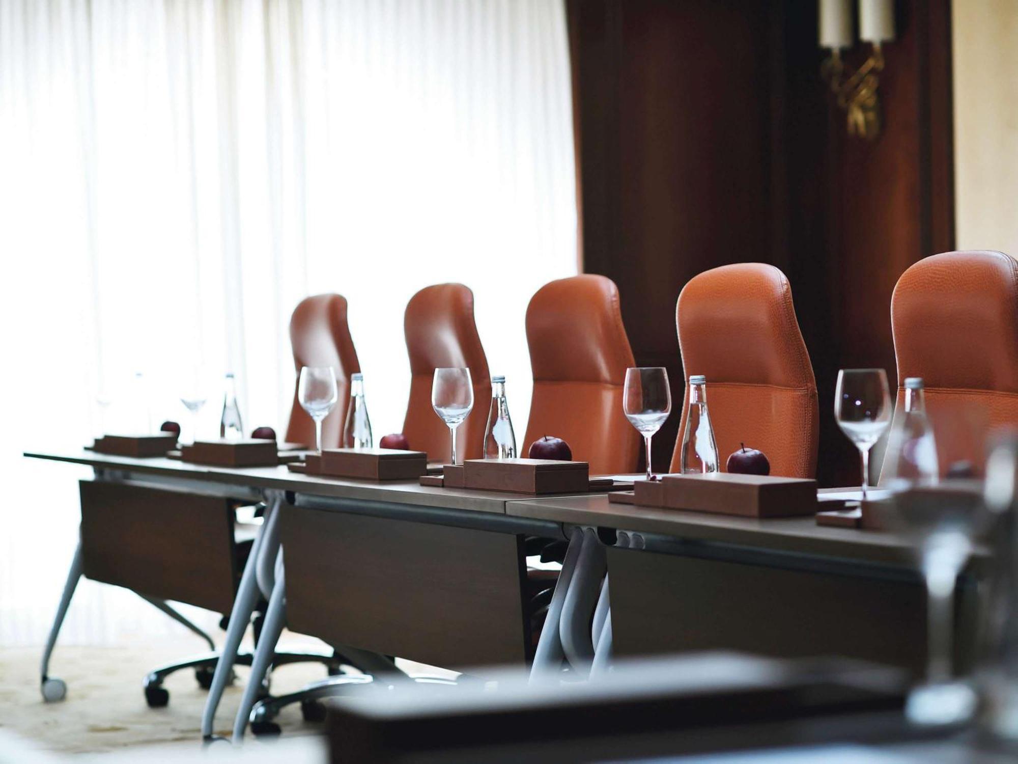 Moevenpick Hotel City Star Jeddah Exterior photo A boardroom