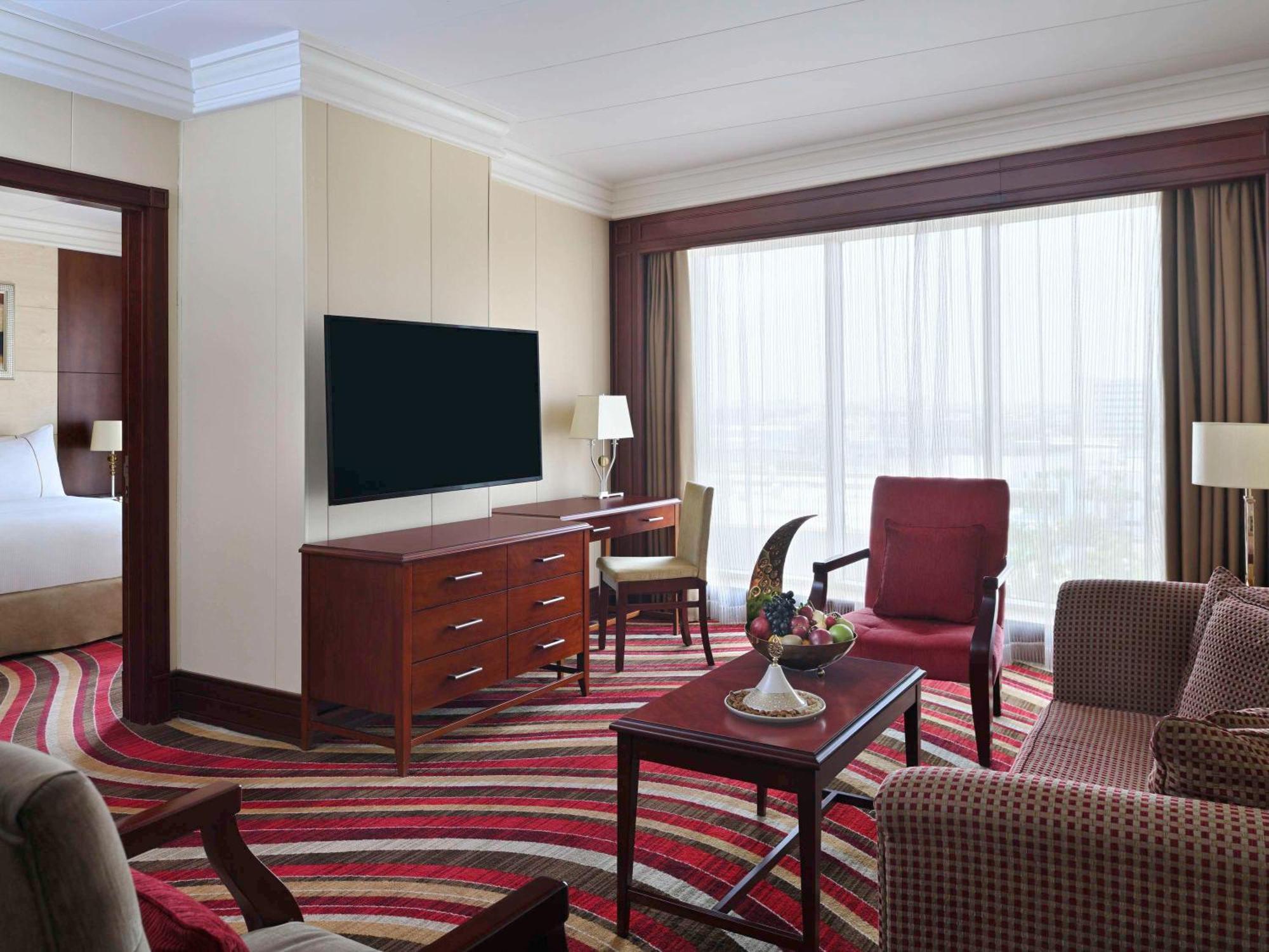 Moevenpick Hotel City Star Jeddah Exterior photo A suite at the hotel